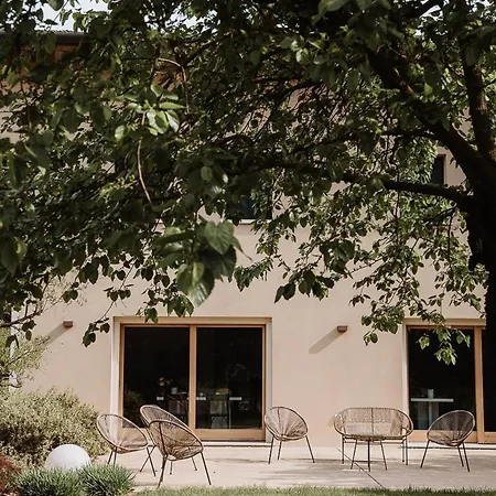 卡德尔思乐酒店