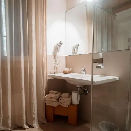 卡德尔思乐酒店